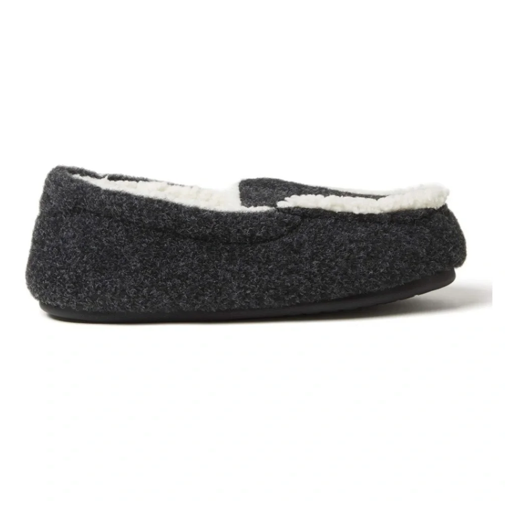Dearfoams unisex child Hunter Felted Plaid Moccasin Slipper, Black Solid, Sz 2-3